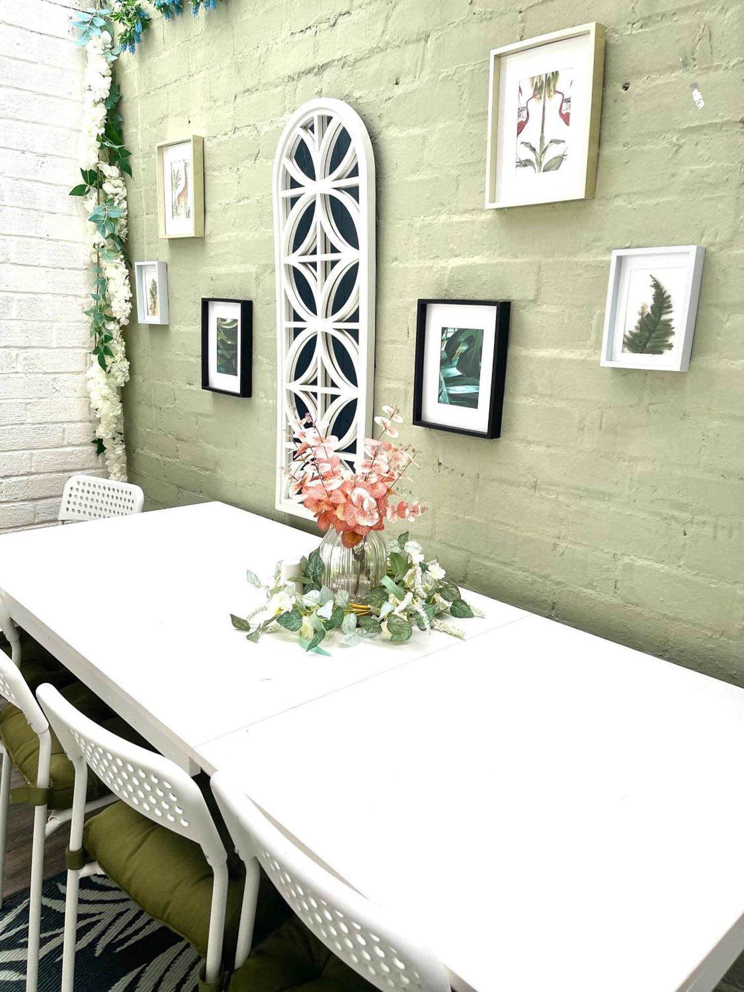 By Hyluxe In Apartment *